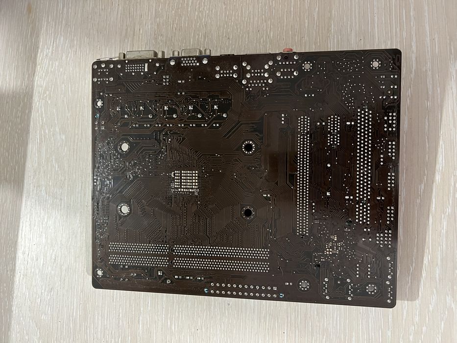 Материнская плата