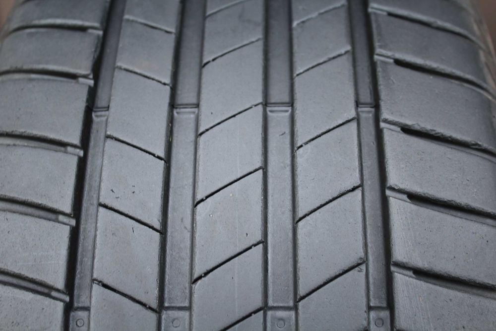 225 45 R17 Bridgestone Turanza T005