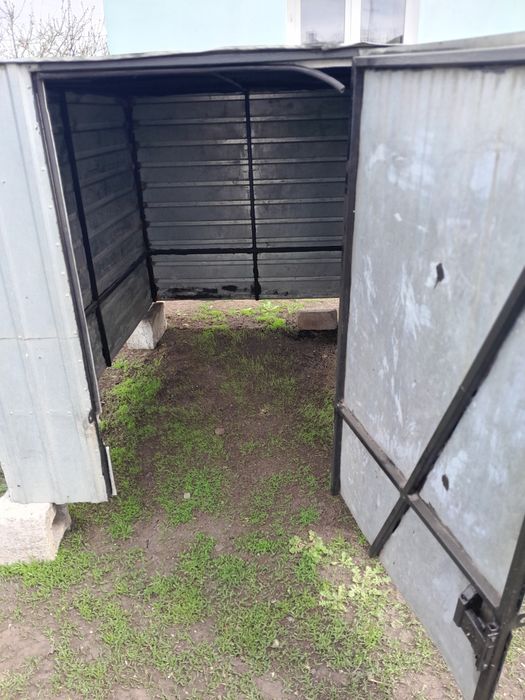 Продаю оцинкованный Кунг (будка)на легковой автомобильный  прицеп