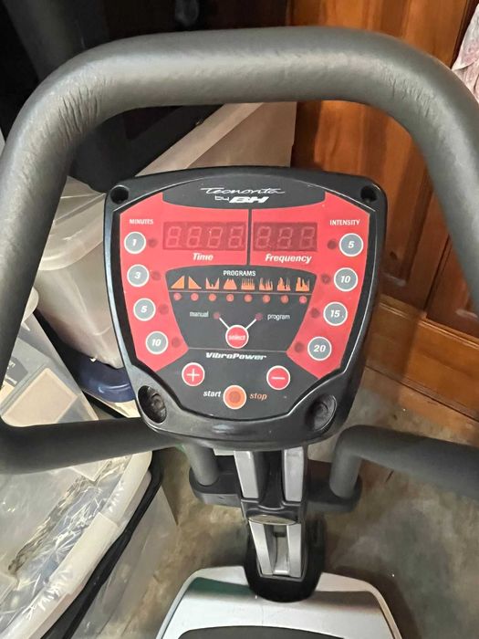 Plataforma Vibratória BH Tecnovita YV16 Active Power