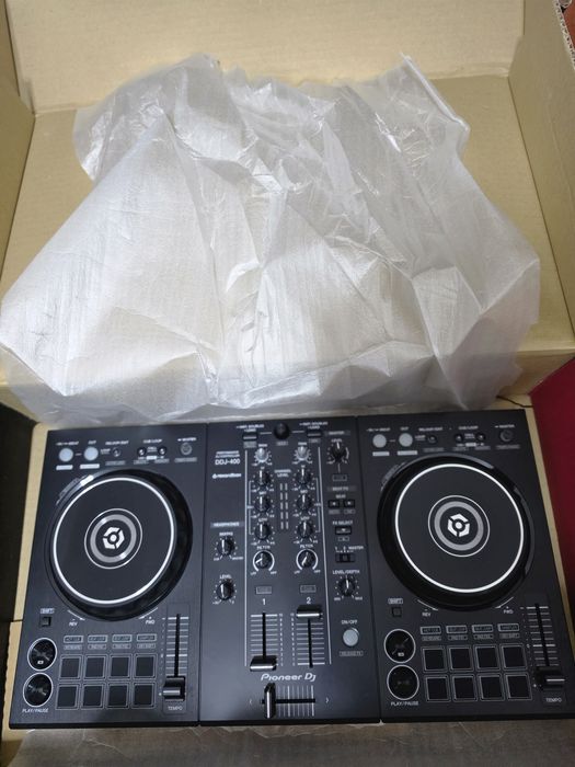 Mesa pioneer DDJ 400