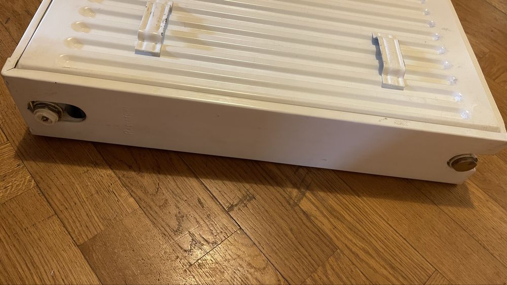 Продам радиатор отопоения  50/60