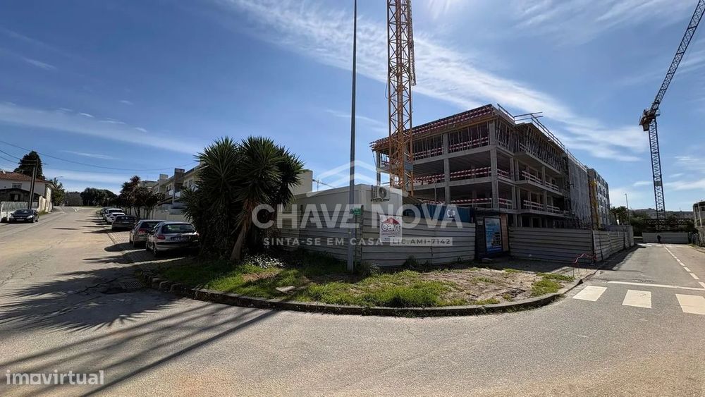 Apartamento T2 ao nível do 1º andar virado a Nascente!