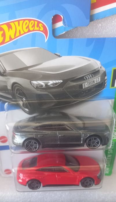 Conjunto 2 audi RS E-tron GT hot wheels