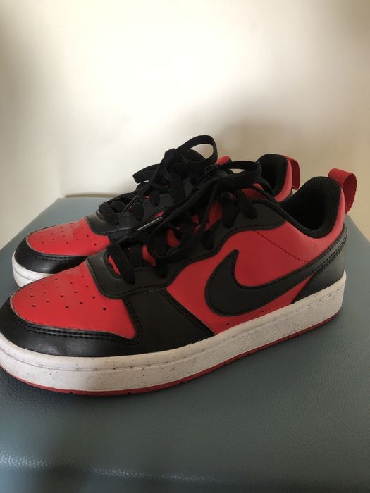 Nike.. vermelho e preto