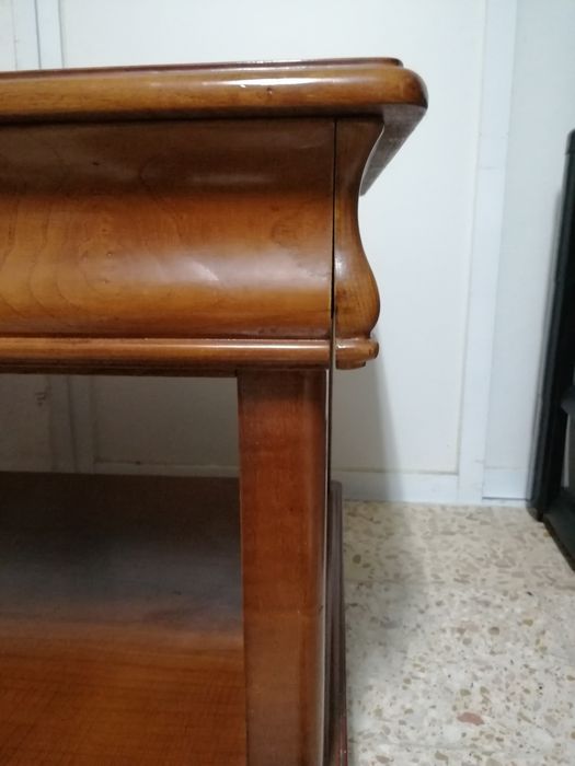 Mesa madeira de castanho