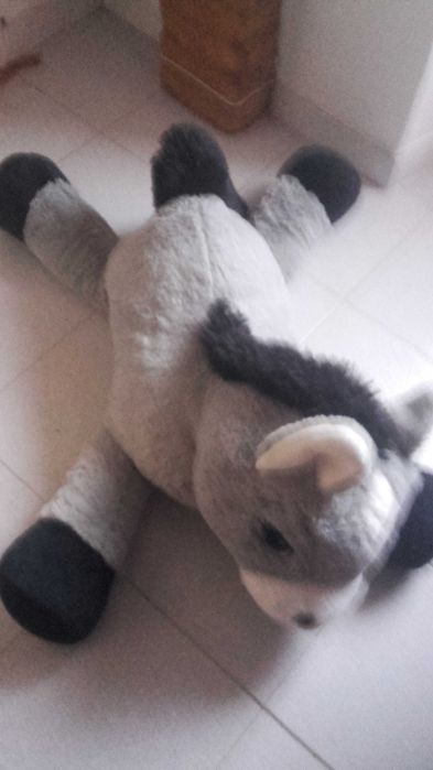 Boneco em peluche muito grande