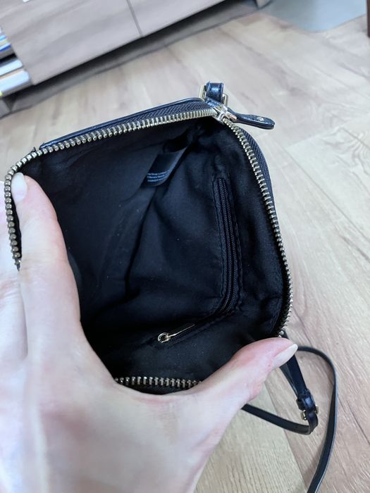 Czarna torebka Dorothy perkins na pasku