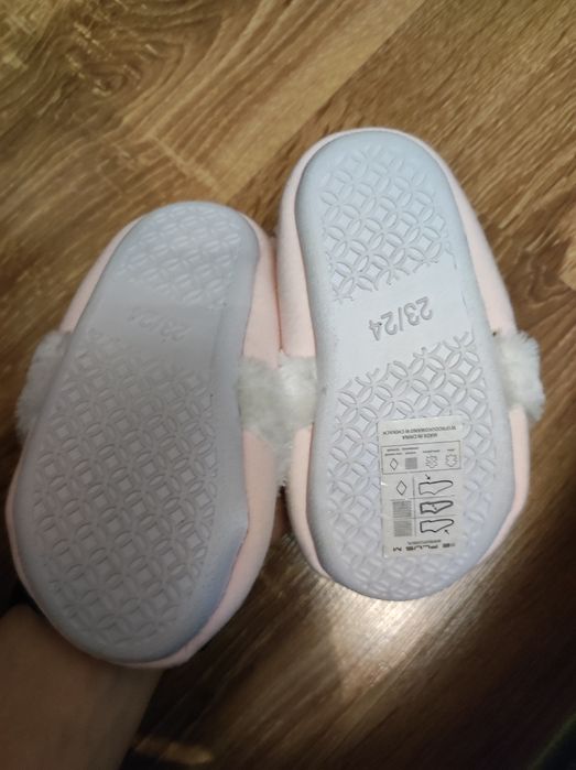 Ciepłe kapcie dla dzieci