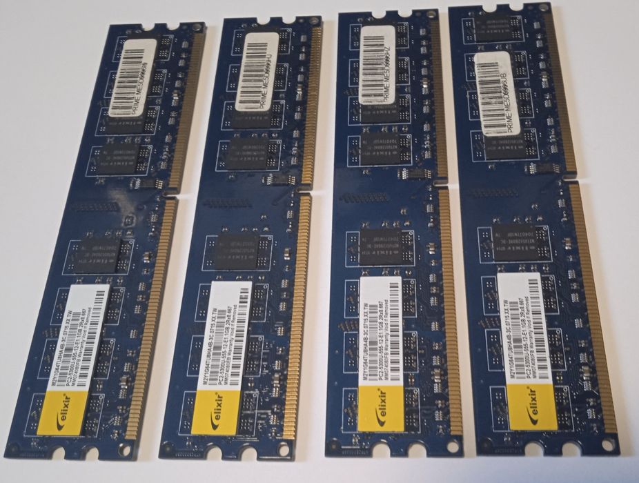 Оперативна пам'ять для ПК Elixir 1 ГБ DDR2-667 M2Y1G64TU8HA4B-3C UDIMM