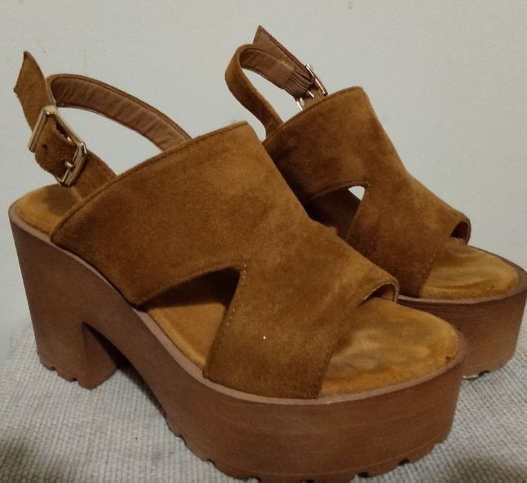 Sapatos praticamente novos tamanho 36