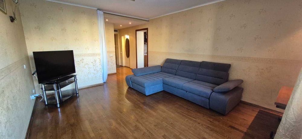 Оренда 3-кімнатної квартири 120 м.кв.біля метро «Палац Україна» Антоновича,122