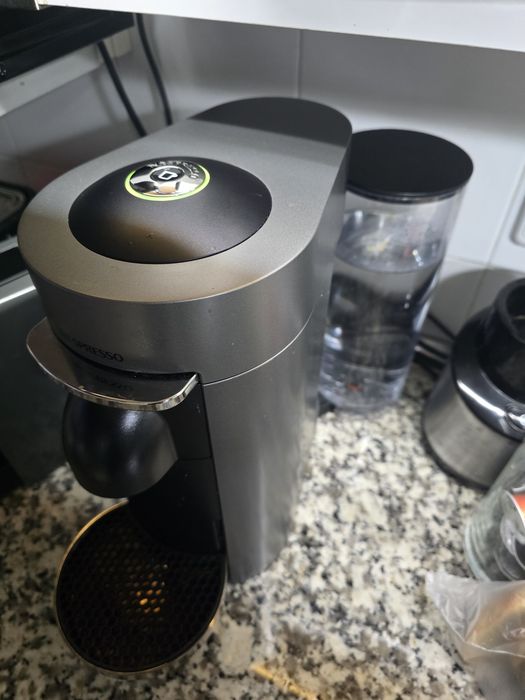 Máquina de café Vertuo Plus Nespresso