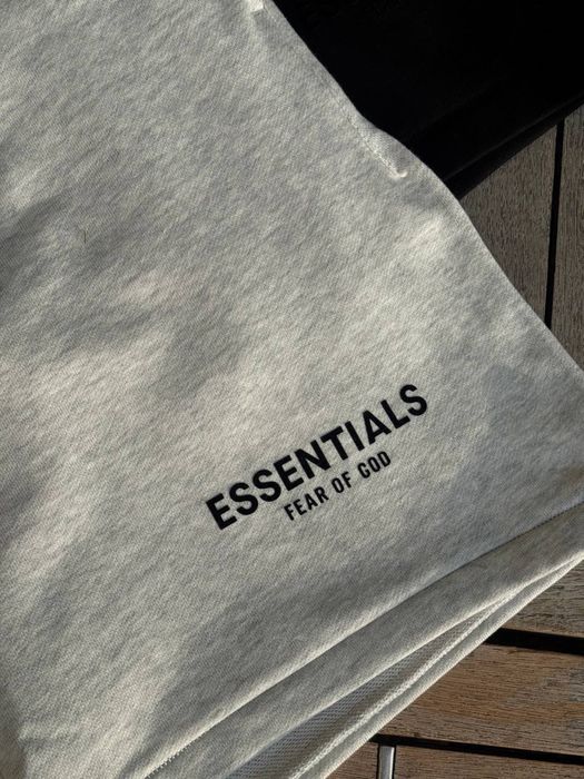 шорти Essentials