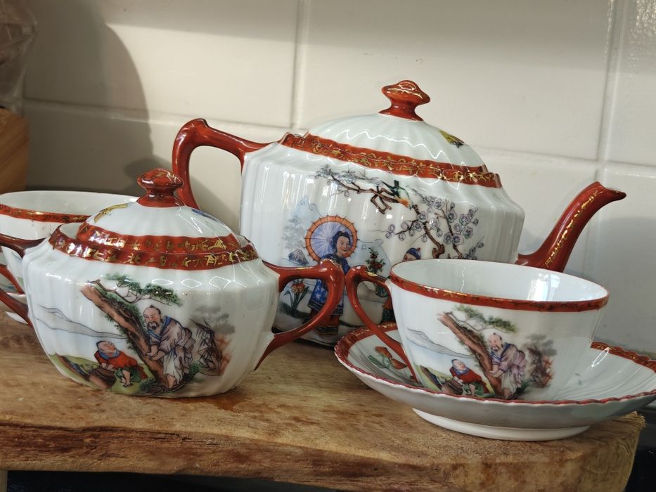 Japoński porcelanowy serwis kawowy