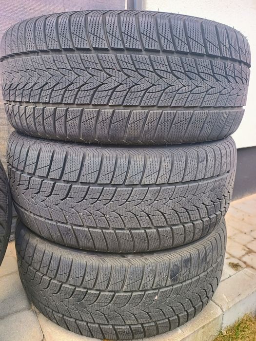 Opony Imperial Snowdragon UHP 235/40R19