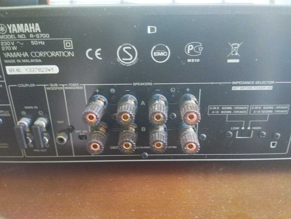Amplituner YAMAHA S-R700