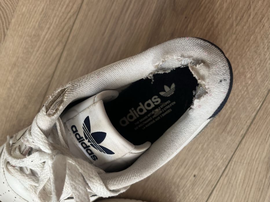 Adidas rivalry low white