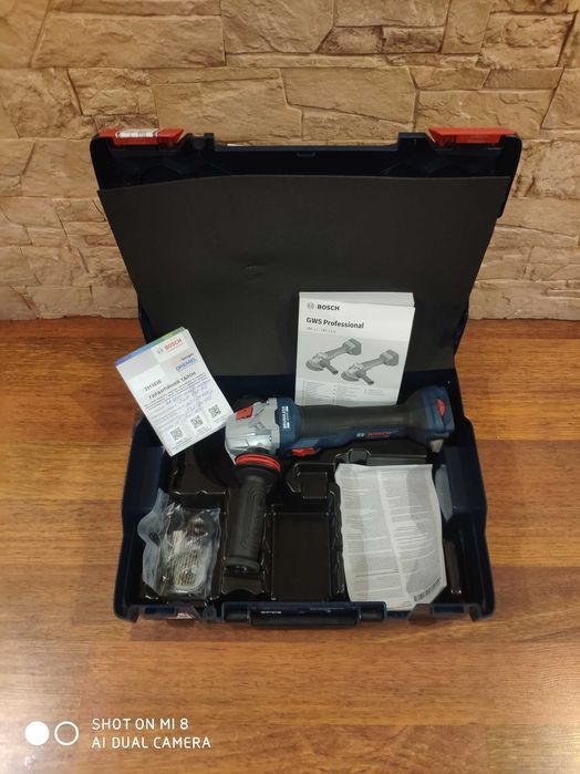 Кутова шліфмашина BOSCH GWS 18V-11 S