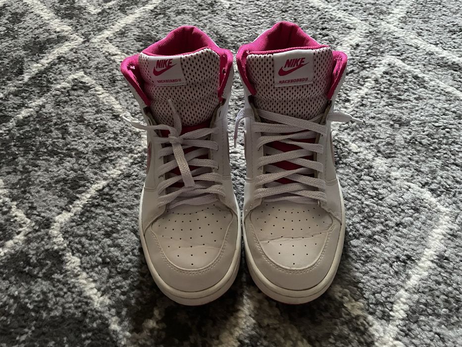 біло-рожеві красови Nike