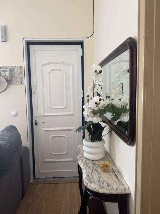 Quarto para arrendar numa moradia t2