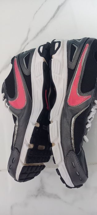 Женские кросовки Nike 38 5