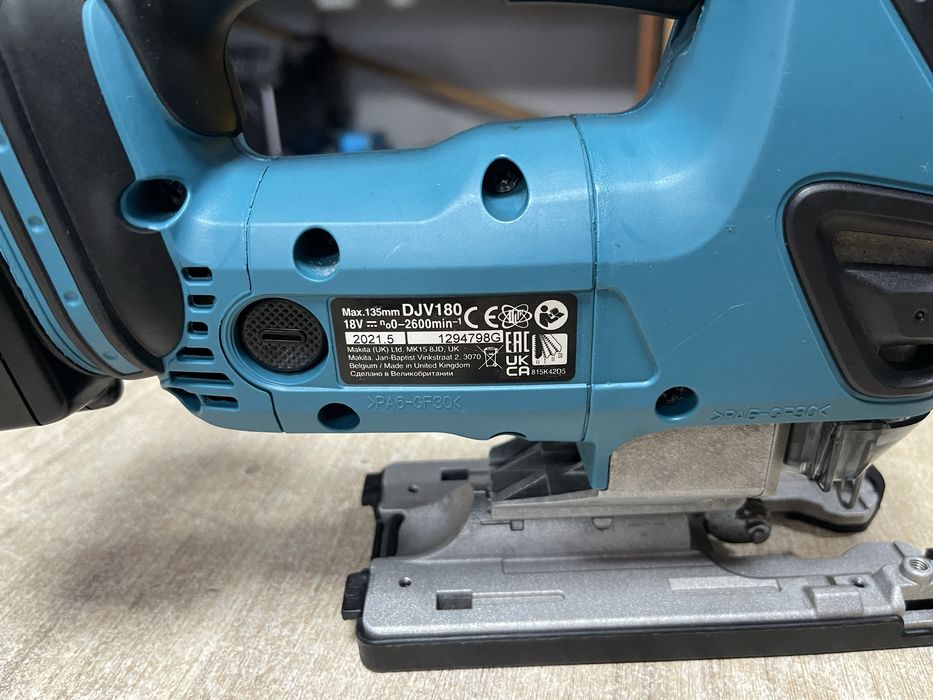 Makita DJV180 + BL1840 / акумуляторний лобзик Макіта