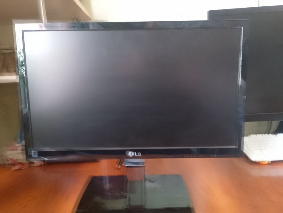 Монитор lg flatron e1960