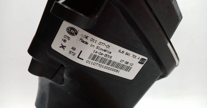 Farol nevoeiro frente esquerdo SEAT Leon (5F1)