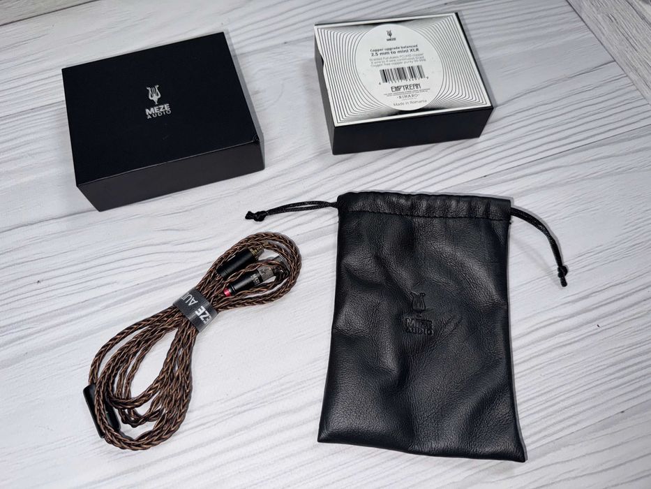 Cabo Meze Copper Upgrade Cable | 2.5 mm para Mini XLR Balanced