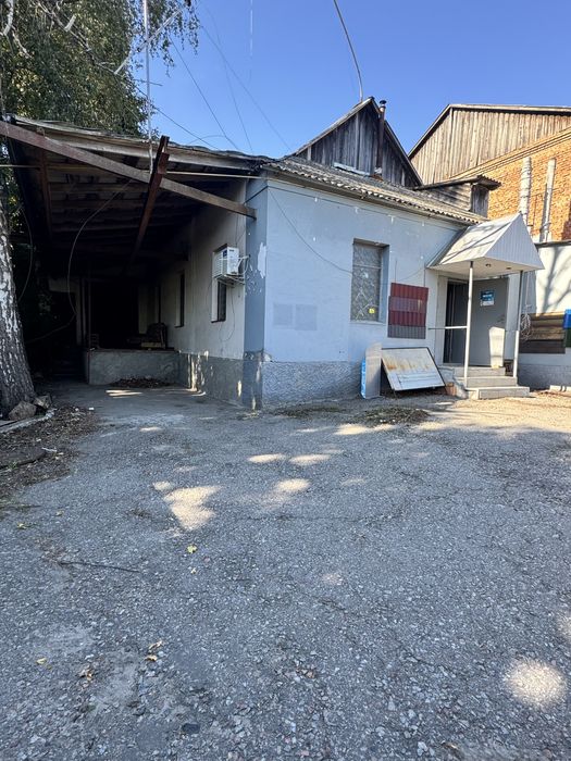 Нежитлова будівля в центрі м Ставище . Продаж