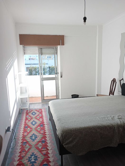 Quarto bem localizado