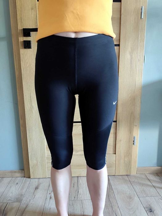 Spodenki do biegania marki Nike - rozmiar S - stan bardzo dobry