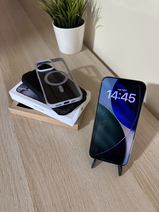 Iphone 16 Pro Max 256GB + Case em couro + película já instalada