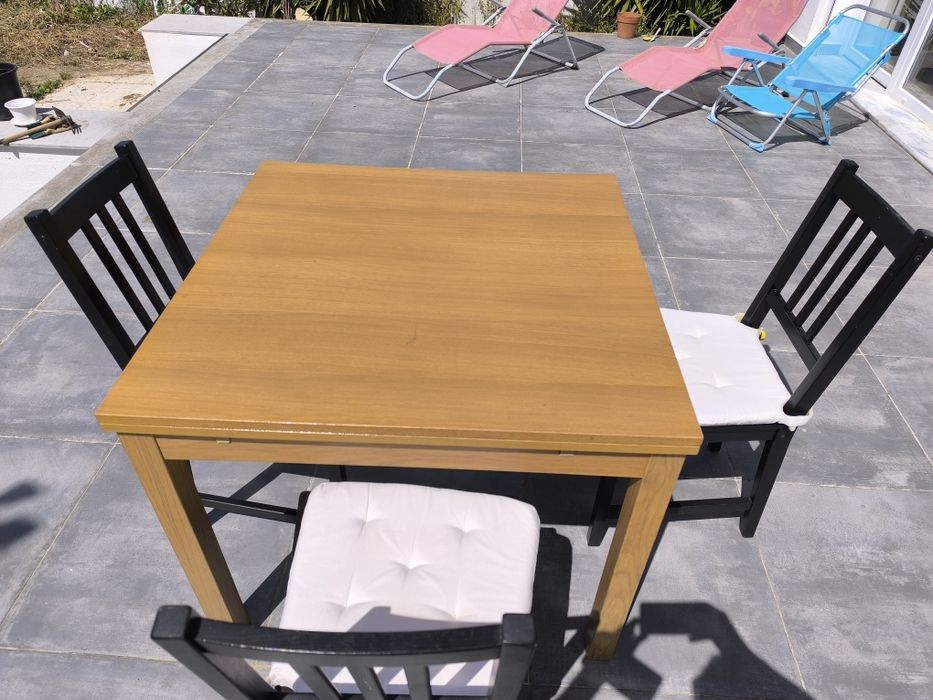 Mesa extensível e cadeiras IKEA