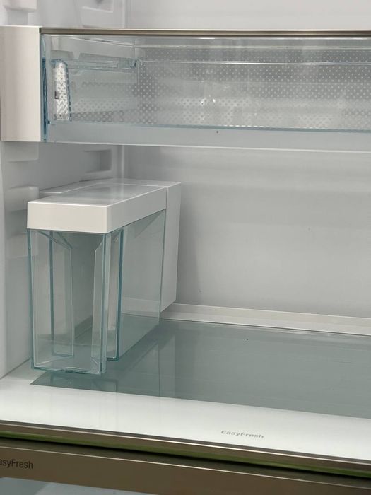 Виставка Двокамерний холодильник Liebherr ICNe 5133 NoFrost.DynaCool A+++ IceMaker