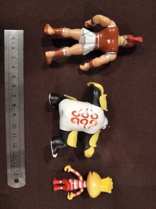 Figuras de brincar: Hercules, Invizimals e Quickos