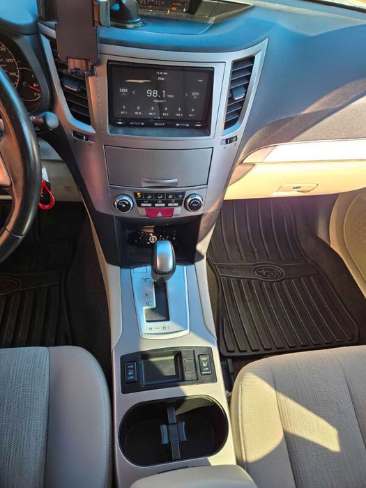 Subaru Outback 2.5i Limited      2013