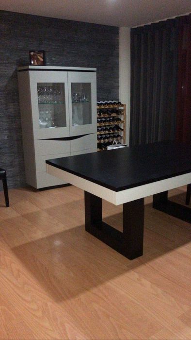 Mesa de Sala em madeira maciça Wengué e Cinza