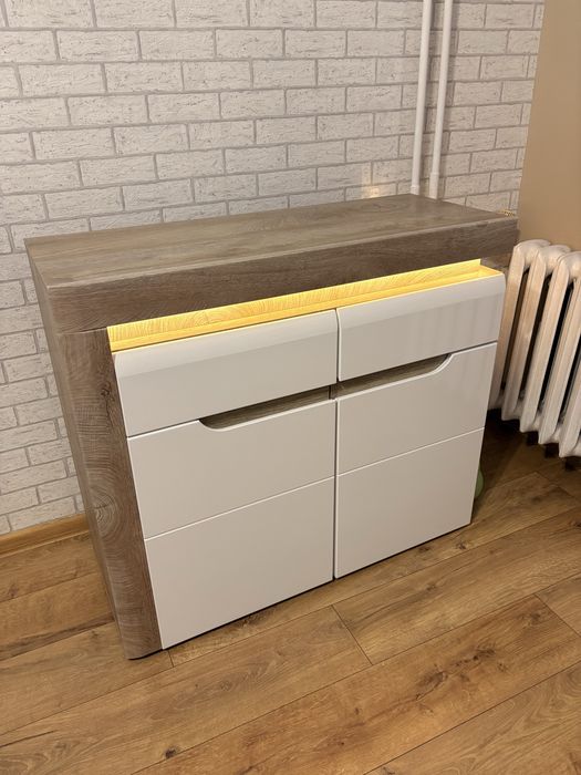 Komoda z Agata led