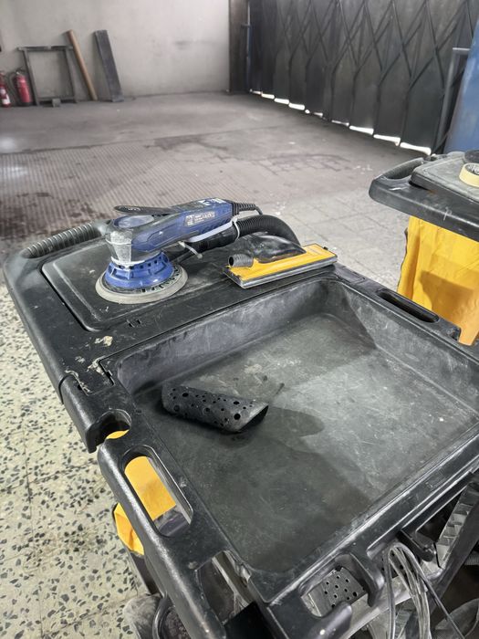 Vendo duas maquinas de preperação de automoveis !