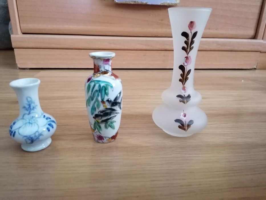 Jarras em loiça (biblôs)