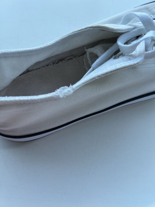 Tenis brancos Tam 44 Tipo All Star