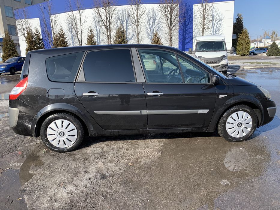 Renault Grand Scenic в рідній фарбі