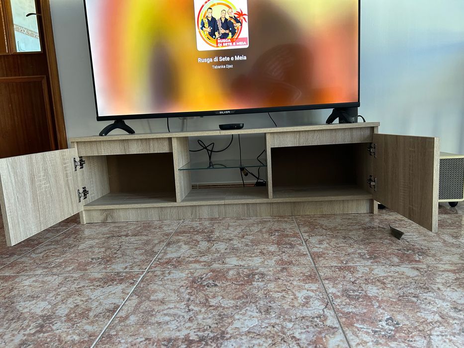 Mesa de TV como novo