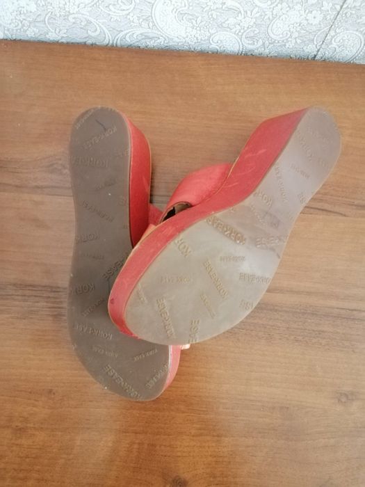 Шльопанці Kork ease since 1953