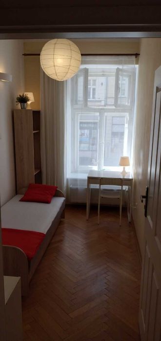 Tuż przy Dworcu Głównym JEDNOOSOBOWY POKÓJ w 2-pok. mieszkaniu