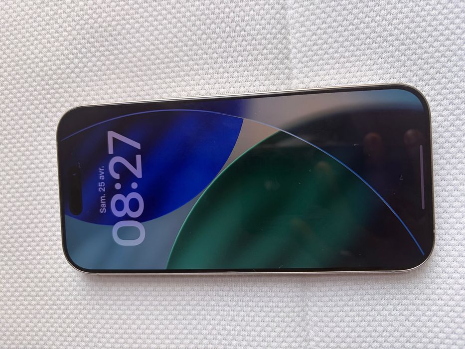 iPhone 16 pro 128 gb natural titanium Perfect condition like new