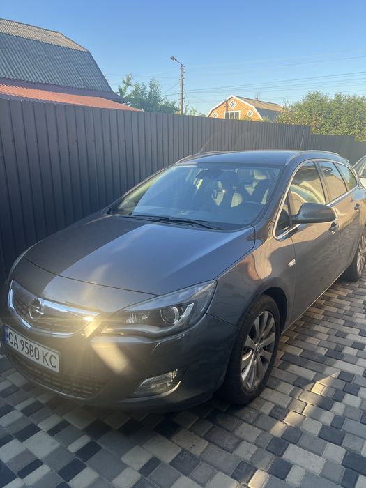 Продам Opel Astra j