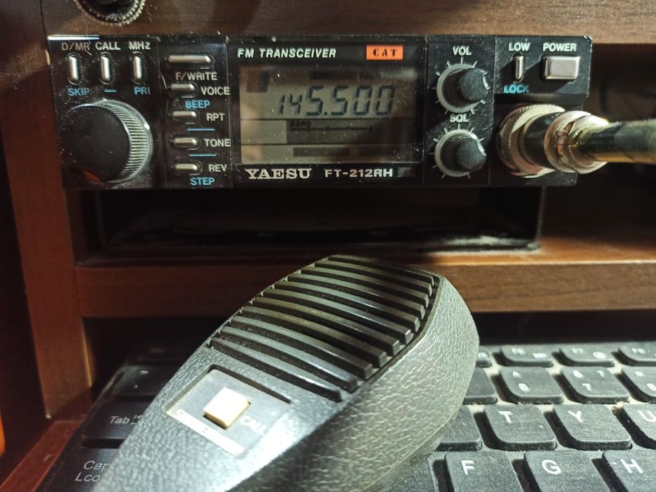 УКВ радіостанція Yaesu FT 212RH